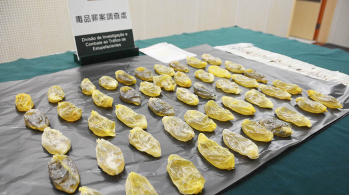 Peruvian detained in Macau after swallowing 50 condoms of liquid cocaine worth 10 million patacas