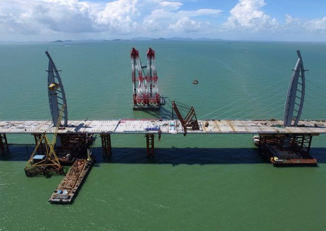 Hong Kong-Zhuhai-Macau bridge deck is completed