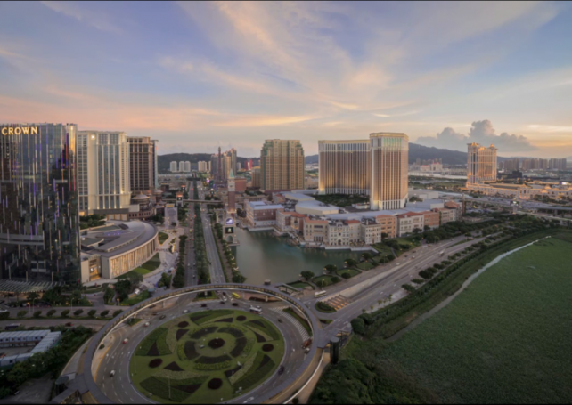 Macau casino revenue grows for the second straight month
