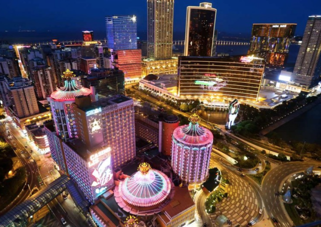 Junkets may only hire Macao residents under new gaming law