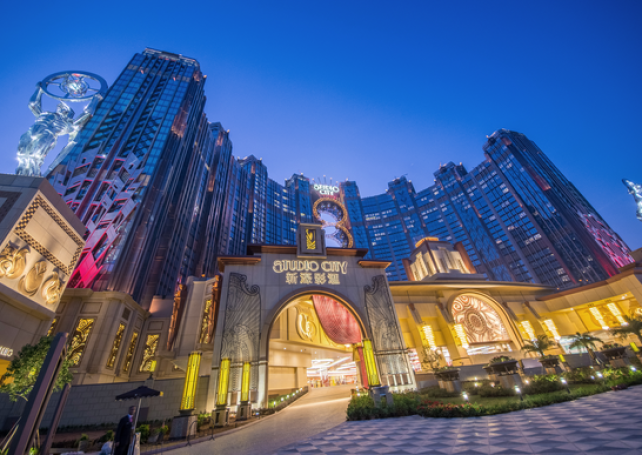Melco Crown revenue up 13 percent in 2016 Q4