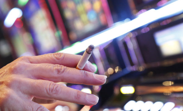 Revised bill allows smoking lounges in Macau casinos