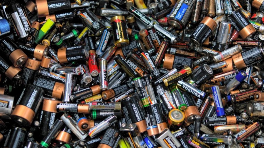 Councillor urges government to promote old battery collection