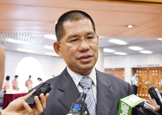 Privacy chief Vasco Fong Man Chong resignation confirmed