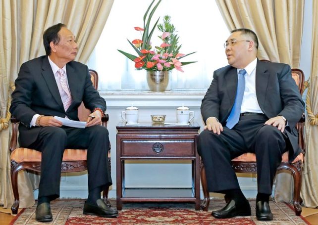 President of Foxconn considers cooperation with Macau