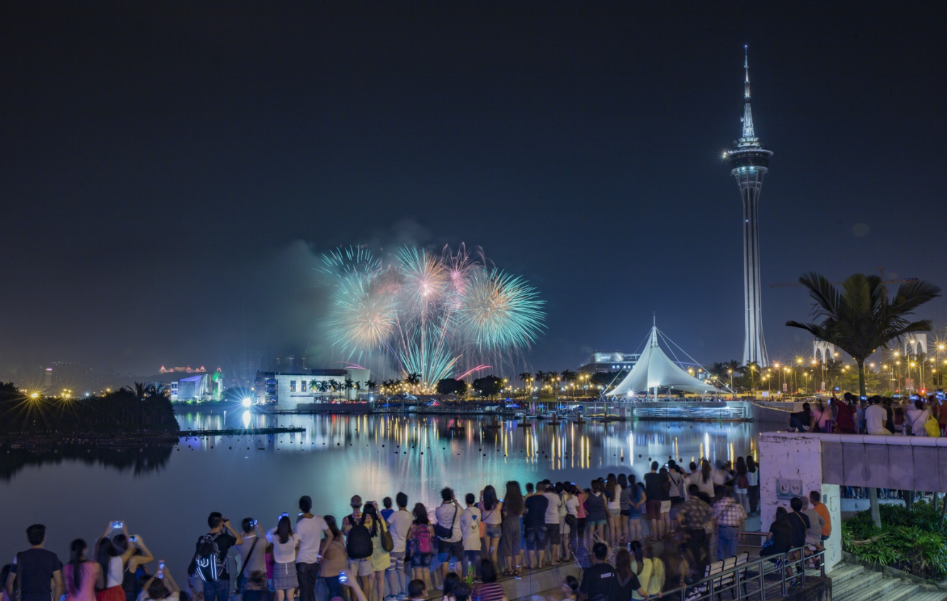Ten teams to participate in Fireworks Contest