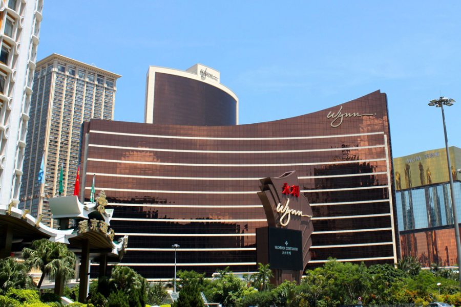 Casino staff petition govt over Wynn ‘tolerating’ illegal smoking