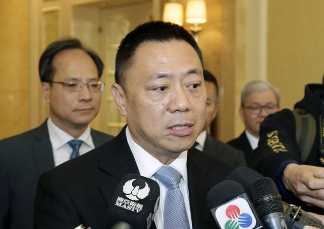 Jockey Club must pay govt 153-million-pataca debt or lose concession: Leong 