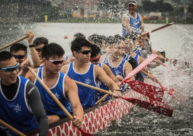 China Nanhai Jiujiang team wins 2018 Macau International Dragon Boat Race