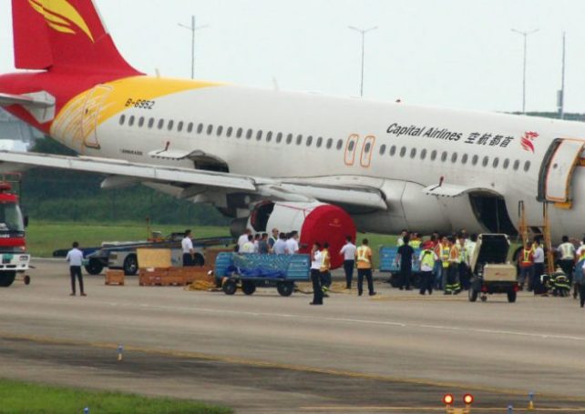 Macau-bound plane makes emergency landing in Shenzhen