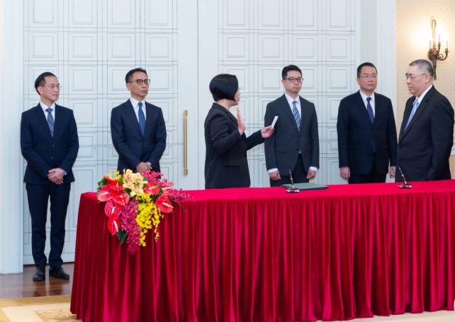 Chui swears in Electoral Affairs Commission’s 5 members