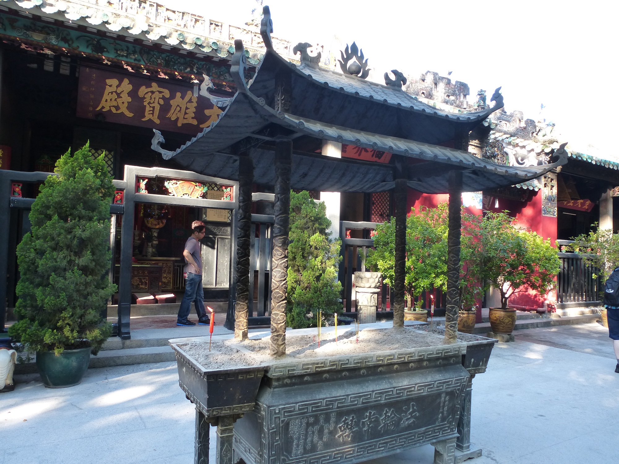 Culture bureau calls police again over illegal renovation work at Kun Iam Temple
