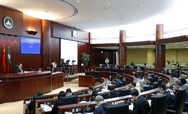 Lawmakers pass 2 finance leasing bills to boost sector’s development