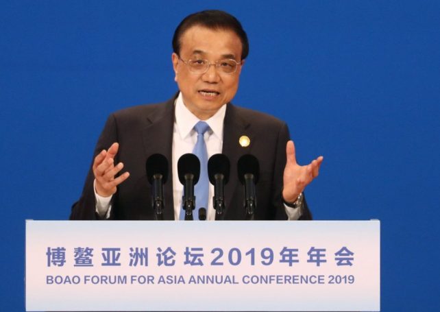 Chinese Premier Li Keqiang promises greater market access for investors from Hong Kong, Macau and Taiwan