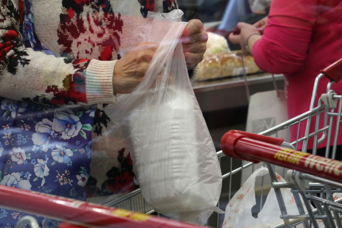 Govt proposes charging for plastic carrier bags