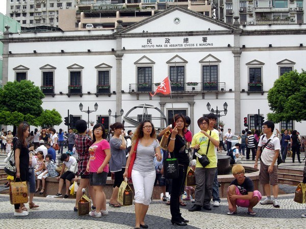 Easter visitor arrivals rise 39.3 pct: police