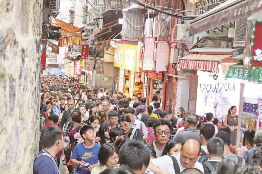 Over 180,000 Tourists entered Macau On Labor Day