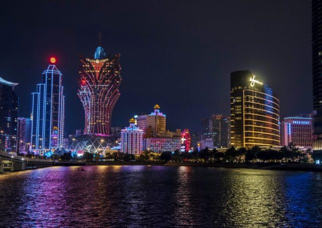 Macau casino receipts grow again