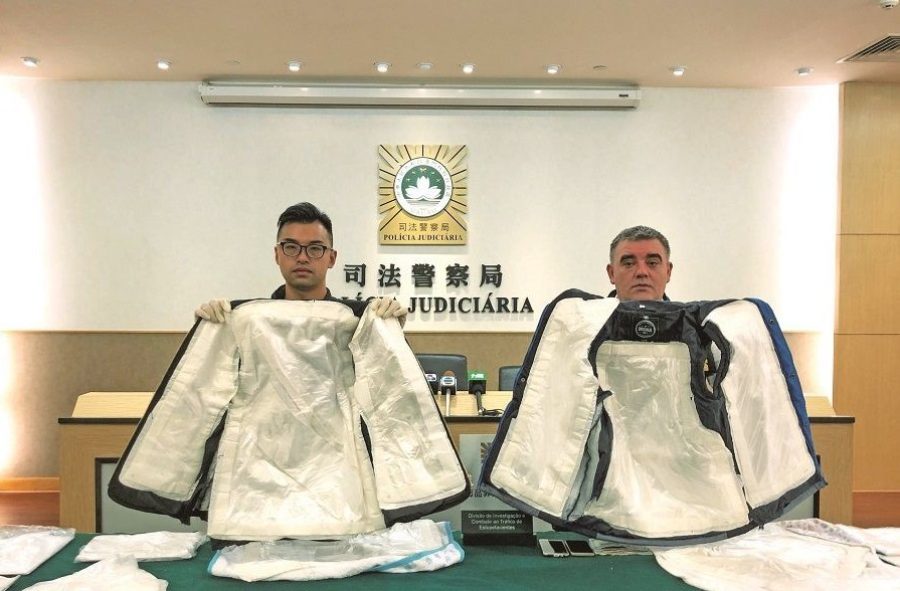 South African caught at airport with 4.5 kg of cocaine, worth 12 million patacas