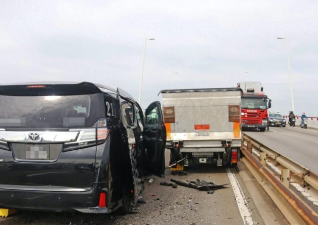 Vietnamese worker, 20, dies in  Friendship Bridge traffic accident