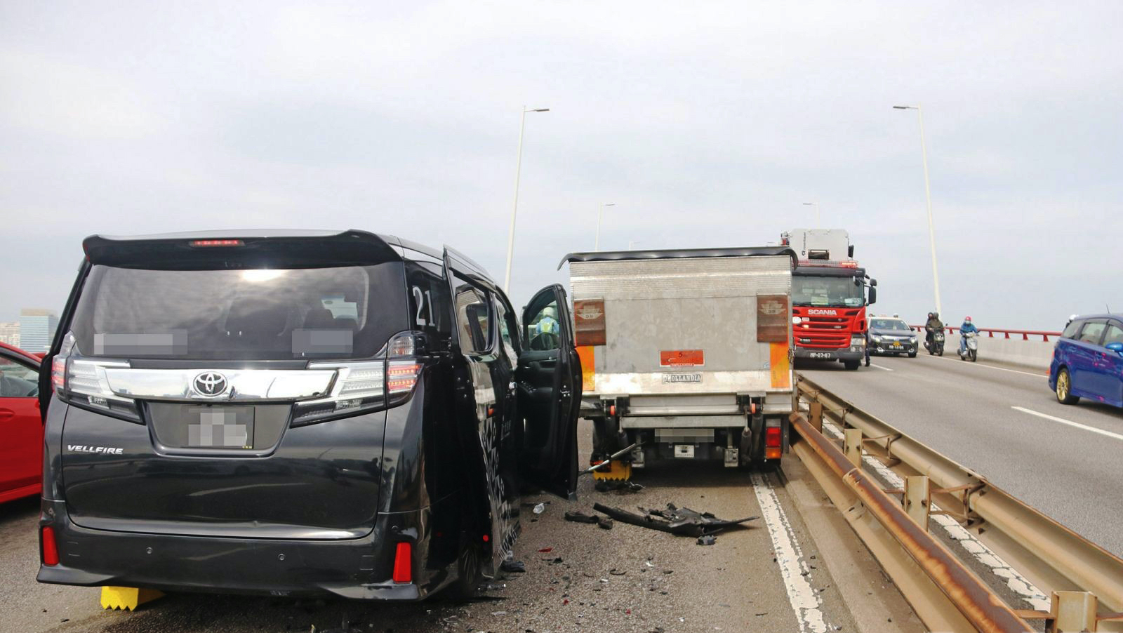 Vietnamese worker, 20, dies in  Friendship Bridge traffic accident