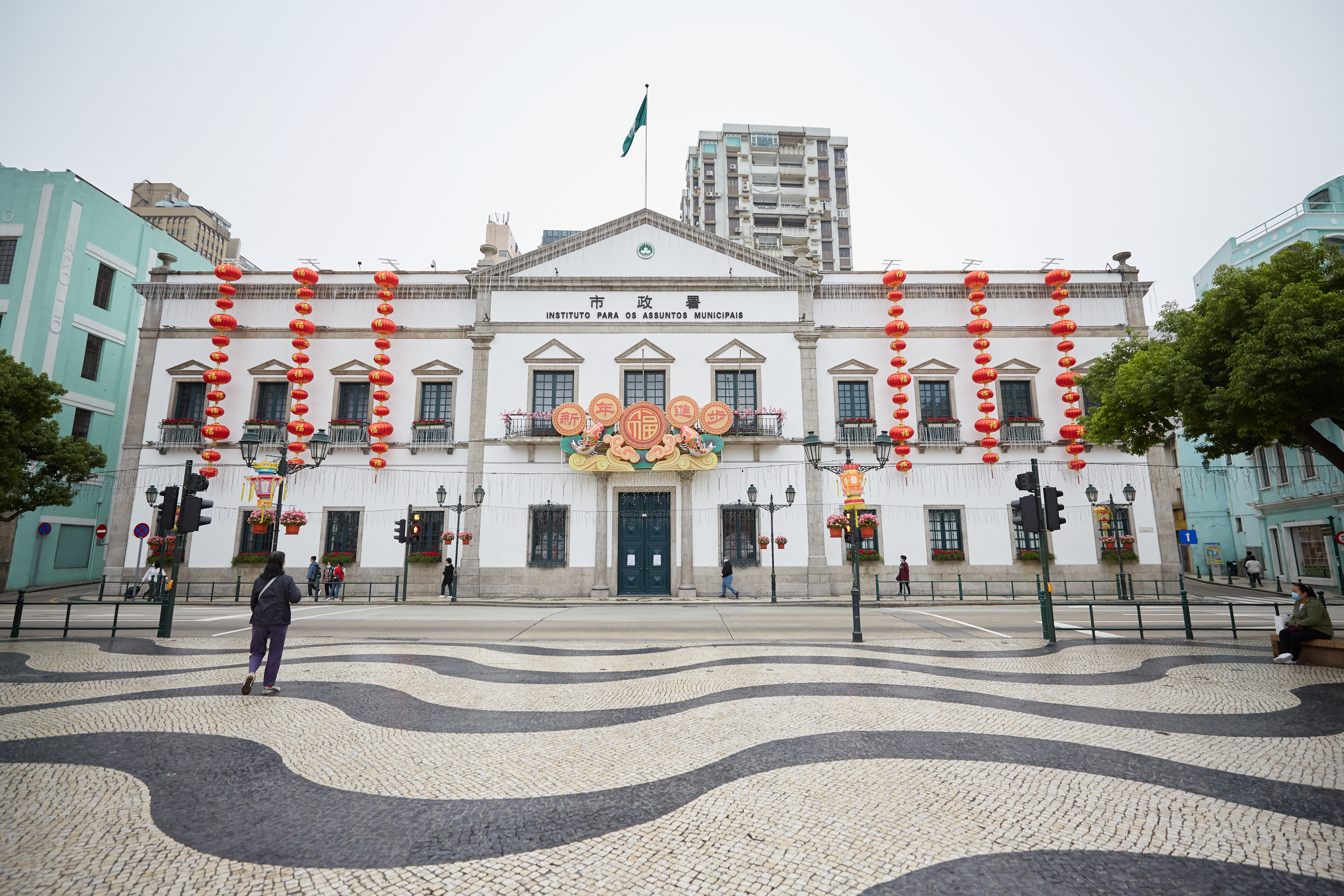 Macau civil servants ordered to stay home another week