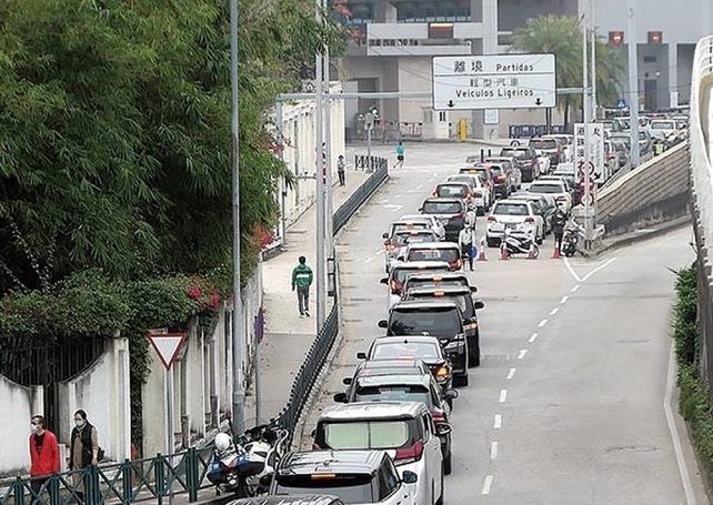 Zhuhai restricts entry of vehicles from Macau