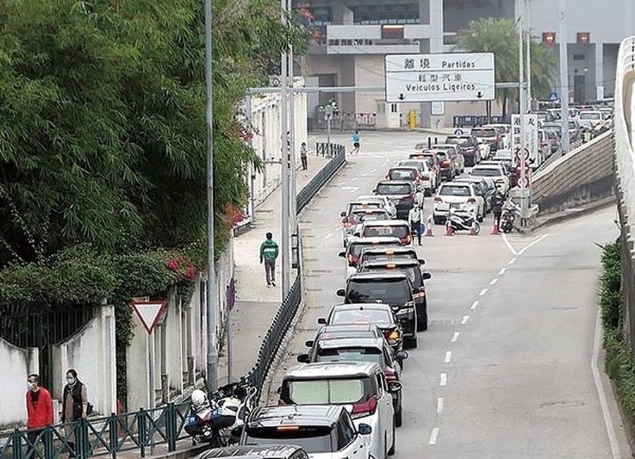 Zhuhai restricts entry of vehicles from Macau