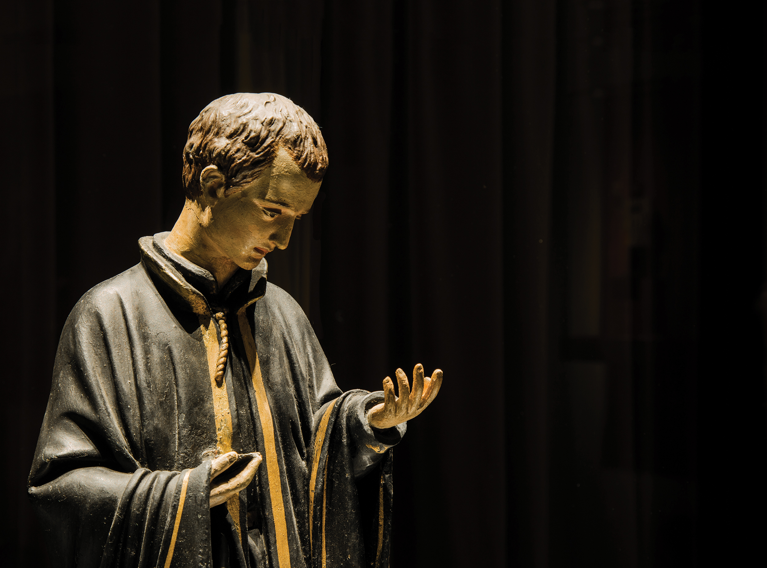 Religious statue inside the Treasure of Sacred Art of St Joseph’s Seminary - Photo by António Sanmarful