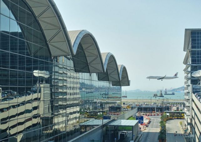 Plans to pick up Macao residents from Hong Kong airport