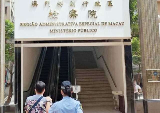 Sexagenarian picks up, almost empties Macau Pass