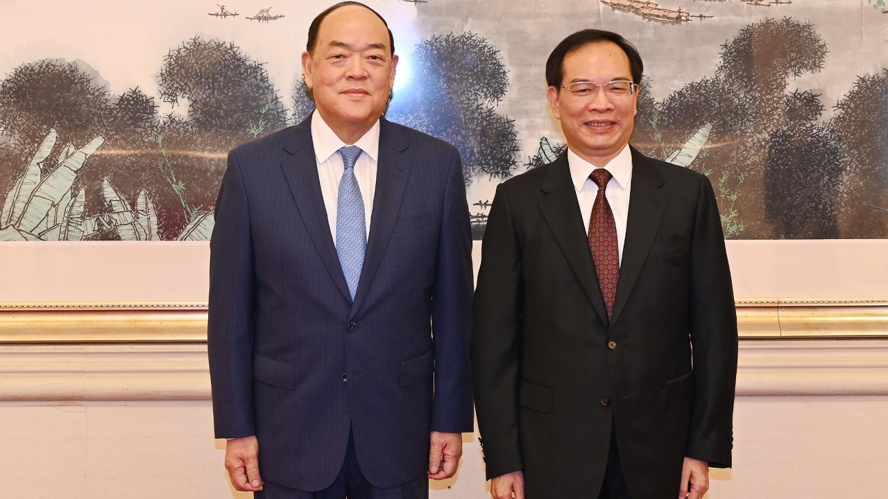 Ho meets senior officials in Beijing to strengthen cooperation 