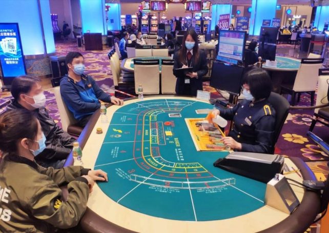 Health Bureau orders casino staff to wear facemasks until 22 March