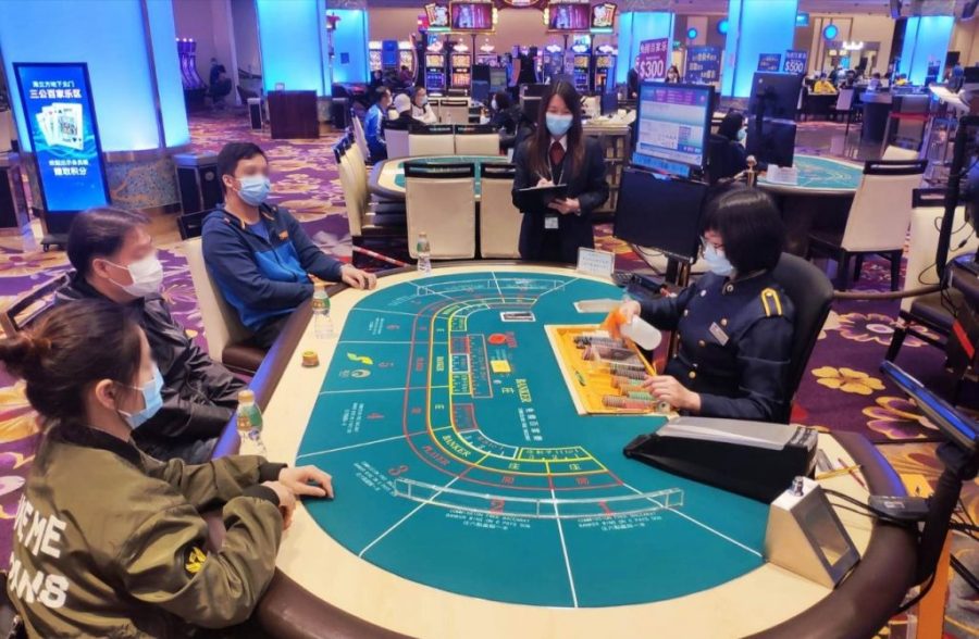 Health Bureau orders casino staff to wear facemasks until 22 March