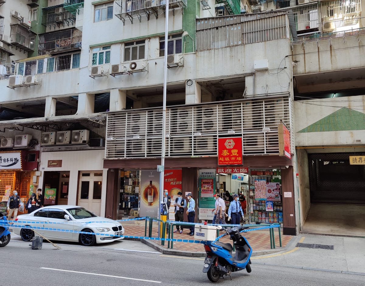 Man falls off building in Taipa