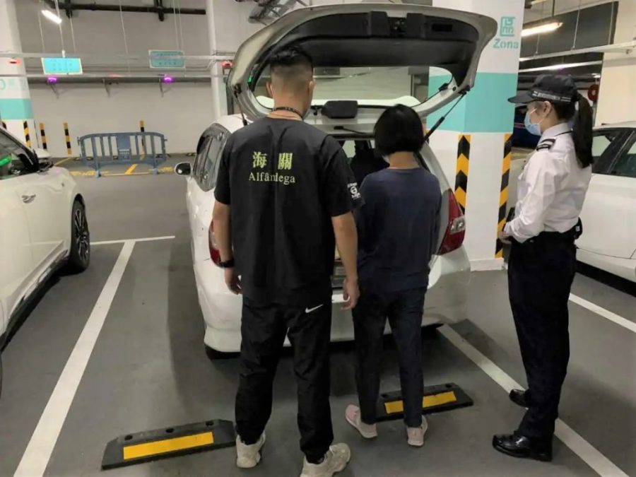 Customs busts car used as parallel-trading goods collection point