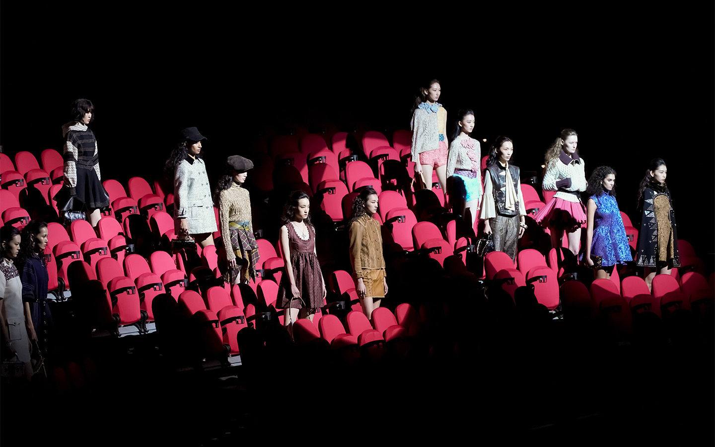 A night of glamour: 5 highlights from Louis Vuitton’s Cruise 2026 Runway at the Londoner Arena