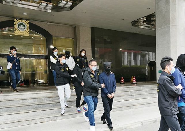 4 caught for using fake chips to defraud trio out of HK$4.9 million