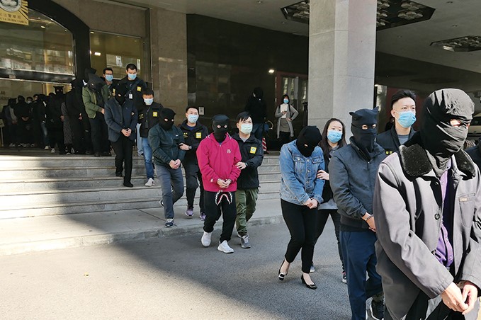 Police catch 30 for ‘swiping bank cards fraud’ involving 11.6 billion yuan in illegal transactions