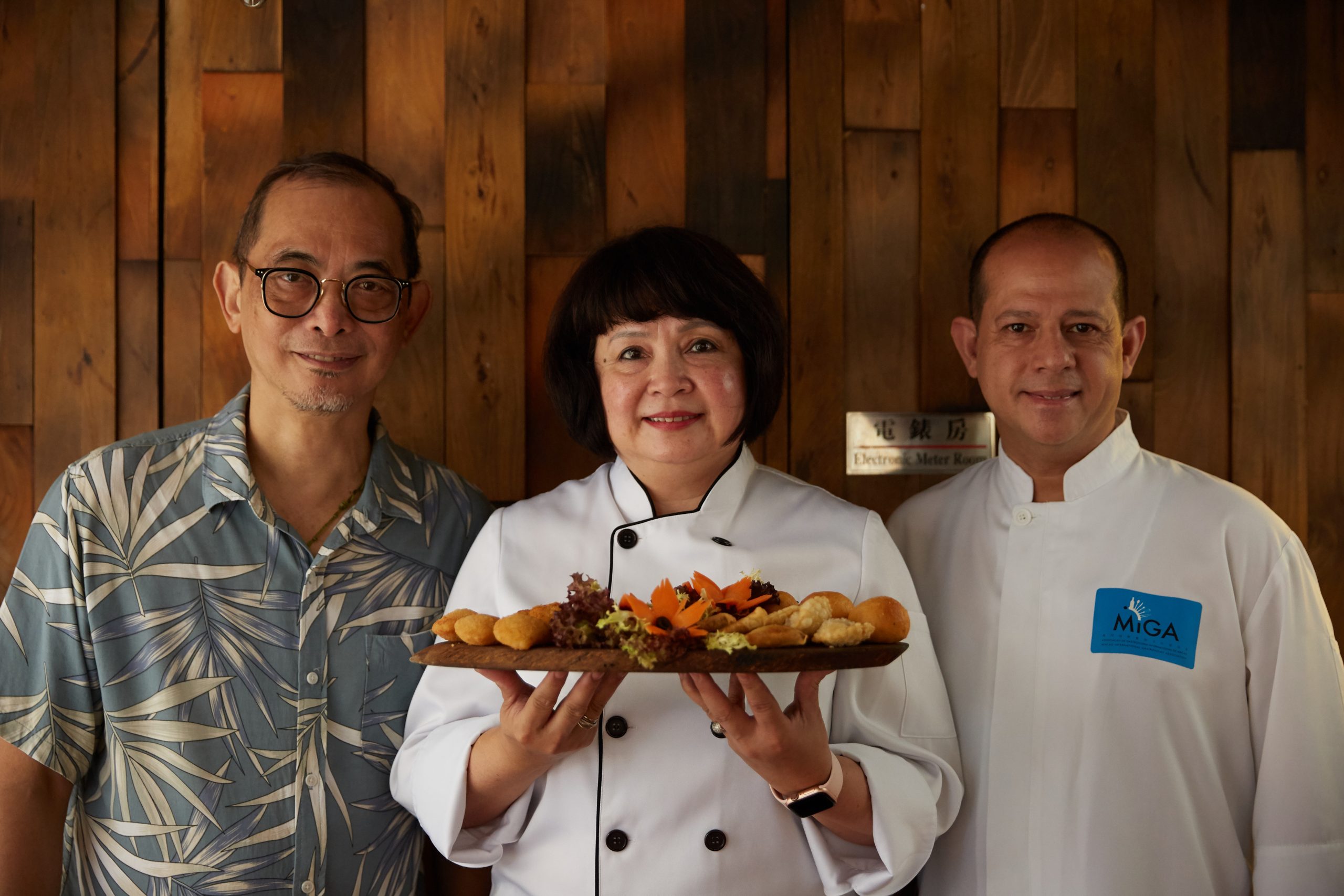 (From left) Rufino Ramos, Chef Florita Alves and Chef Tertuliano De Senna Fernandes | Photo by António Sanmarful