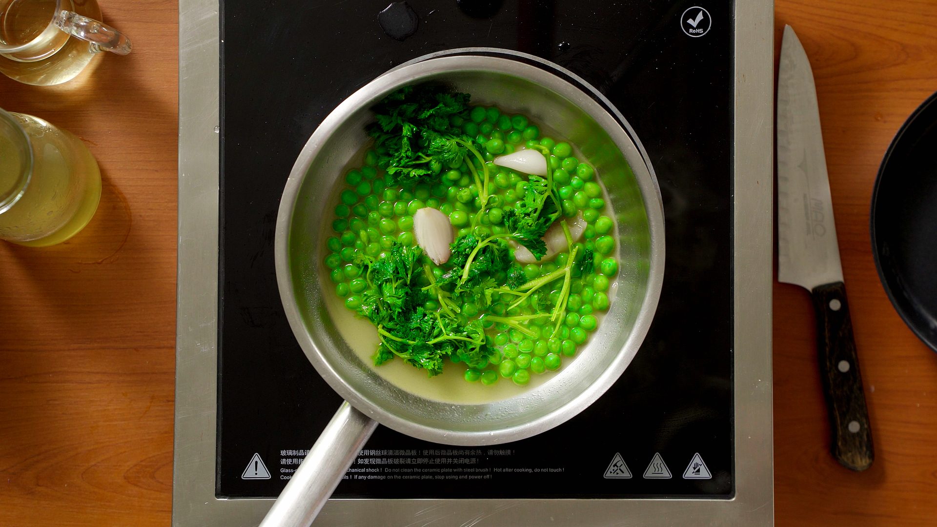 Puree - Step 5: Add the frozen peas, stock and spinach or parsley. Cook for 2-3 mins or until heated through, add salt and pepper