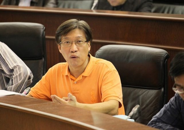 Veteran non-establishment lawmaker Au Kam San not running for re-election this September