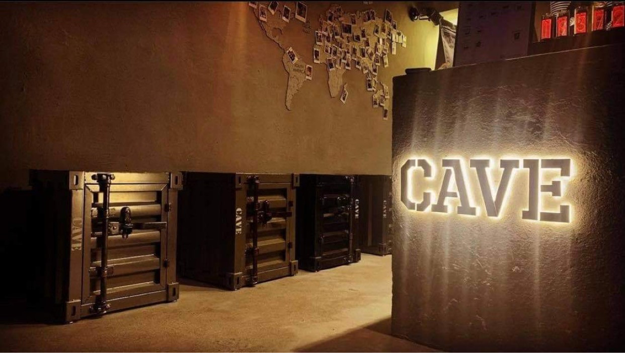 CAVE cafe