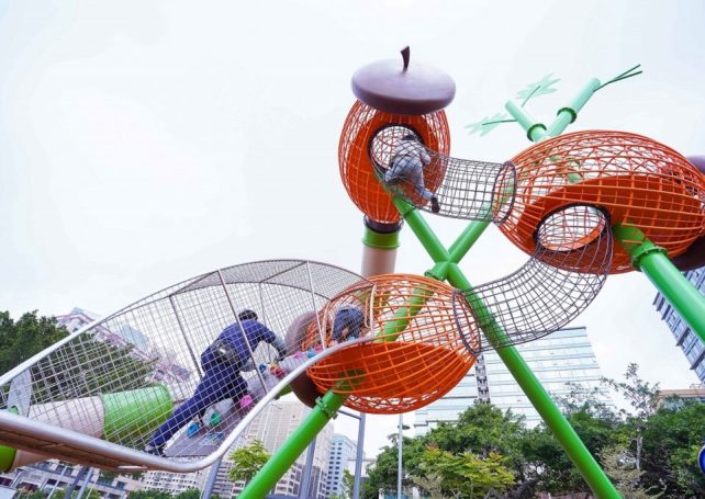 Thousands flock to new fun-for-all park