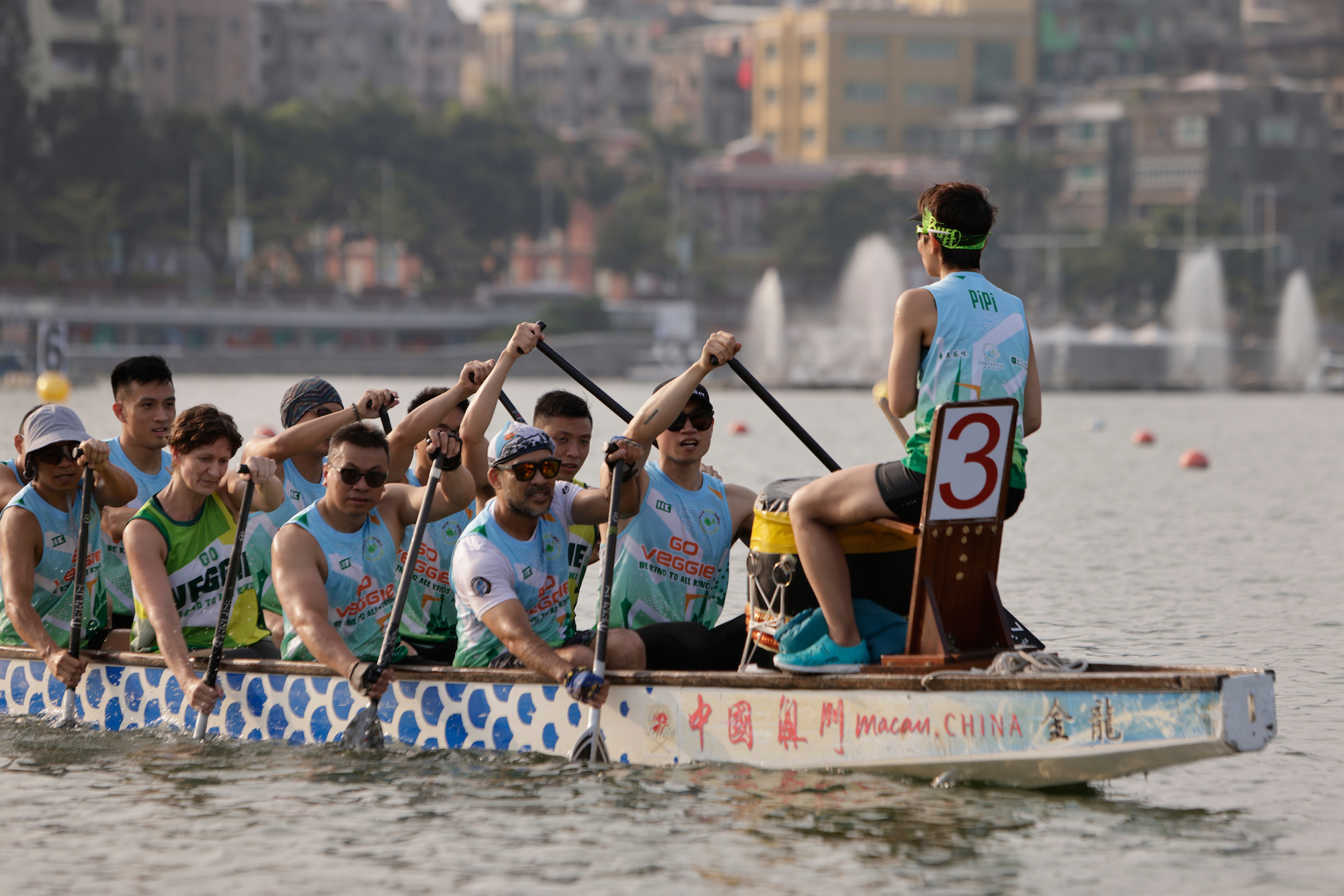 Meet Veggiesaurus – Macao’s only vegetarian dragon boat race team