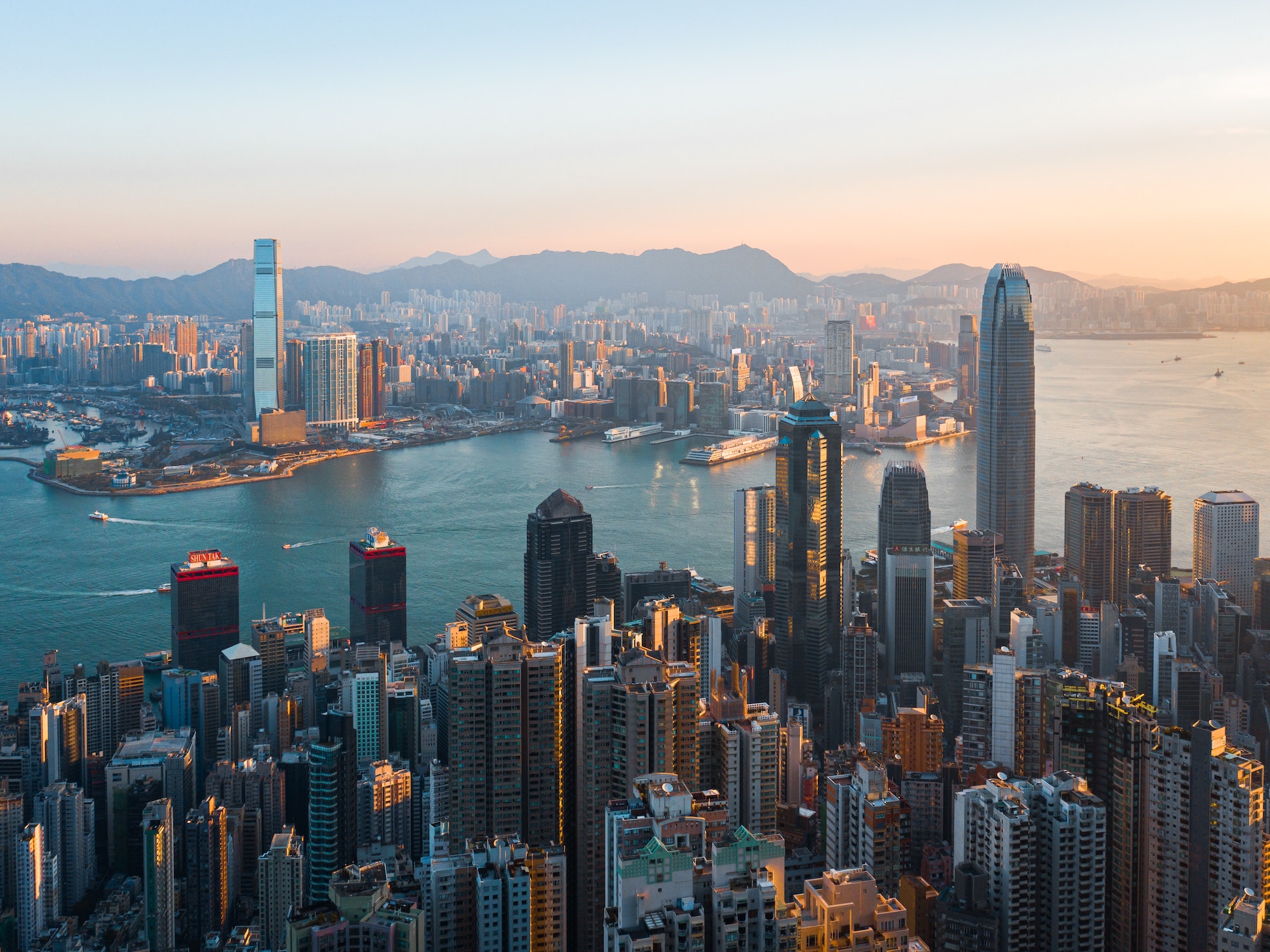Hong Kong tightens arrivals procedures until April 2022
