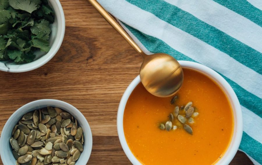 Creamy red lentil soup by Mariana de Oliveira Dias