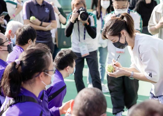 Tennis star Li Na meets Macau Special Olympics athletes