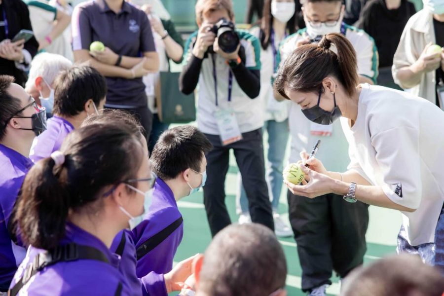Tennis star Li Na meets Macau Special Olympics athletes