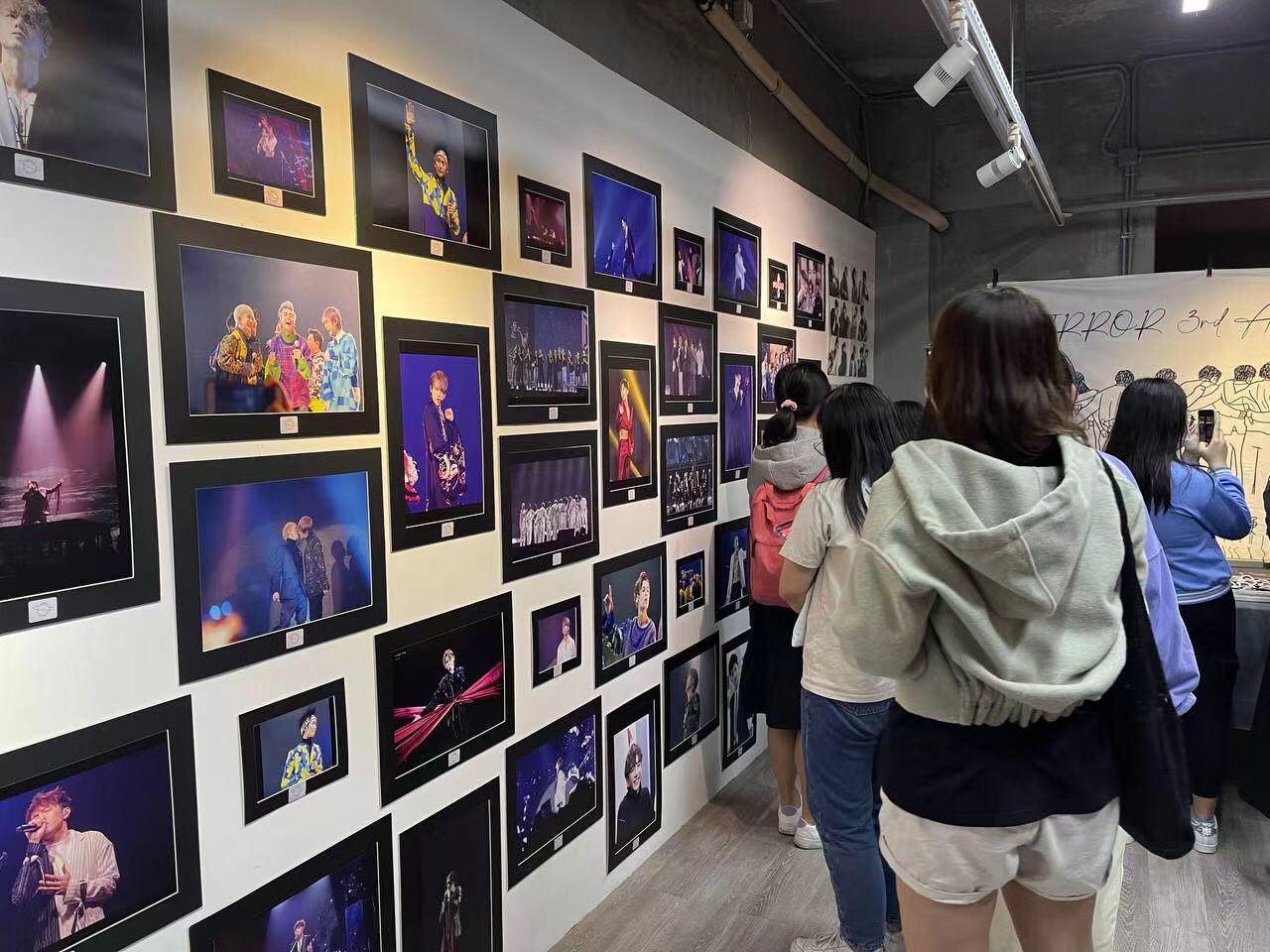 Mirror853planet’s three-day photo exhibition